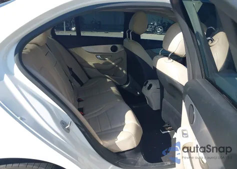 2016 Mercedes-Benz C 300 4Matic из США, поврежденный, VIN 55SWF4KB5GU109384